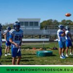 How many players on a football team high school